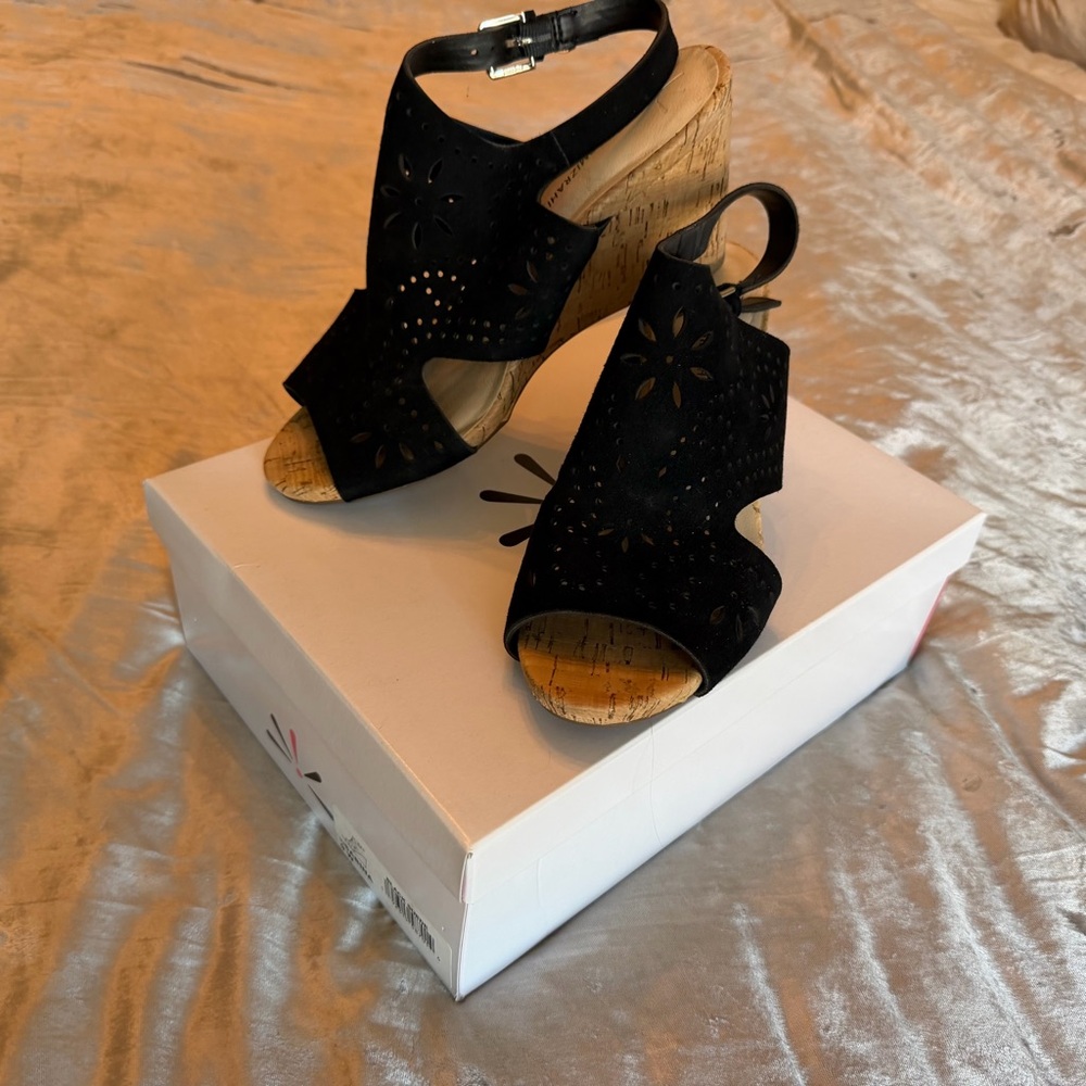 Isaac Mizrahi Black Wedges with Tan Cork Heel